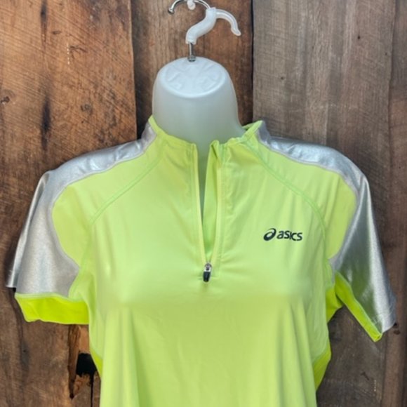 Asics Active Top with Silver Reflection Fabric on Shoulders - Size Medium - Picture 2 of 10
